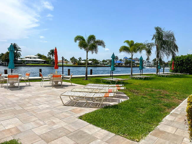 Building Photo - 505 N Riverside Dr