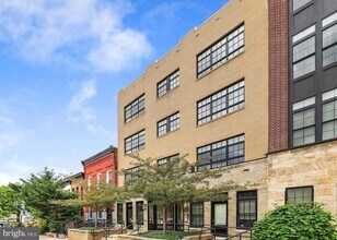 Building Photo - Stunning 2-bedroom, 2.5-bath four level home in the heart of Shaw