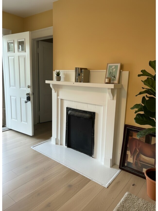 Building Photo - 1013 Edna Pl