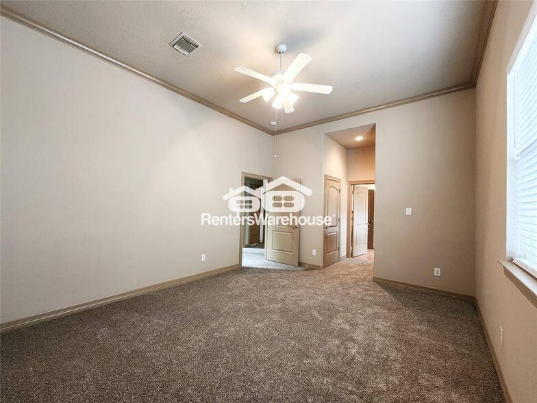 Building Photo - 910 McKinney Park Ln