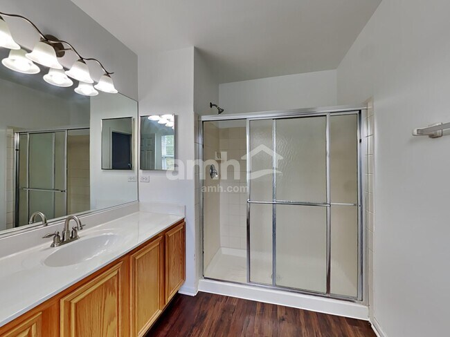 Building Photo - 1372 Deer Creek Ln