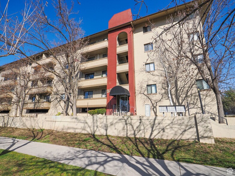 Building Photo - 339 E 600 S