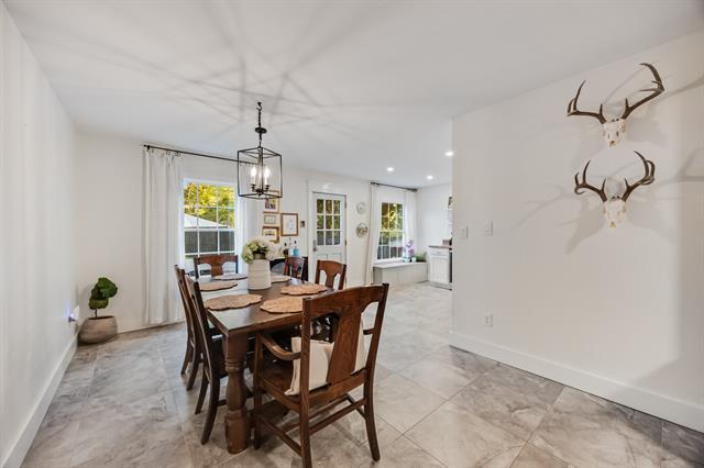 Building Photo - 5029 Locke Ave