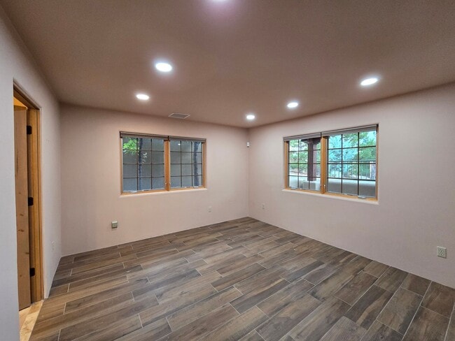 Building Photo - 501 Rio Grande Ave