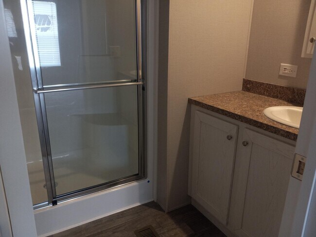 Building Photo - 134 Birch Ct