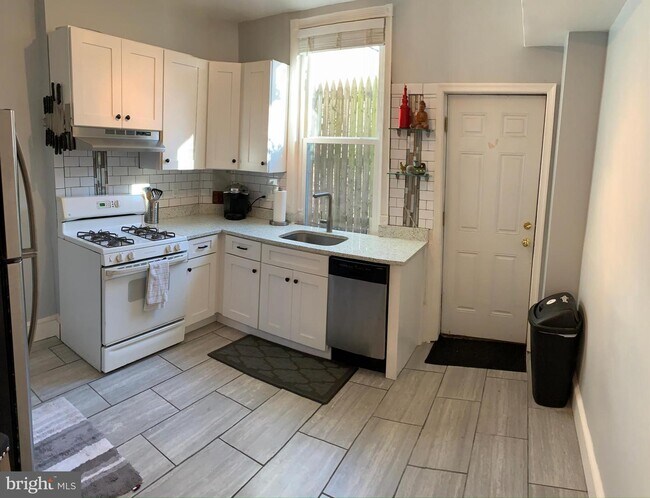 Building Photo - 1813 Wiltberger St NW