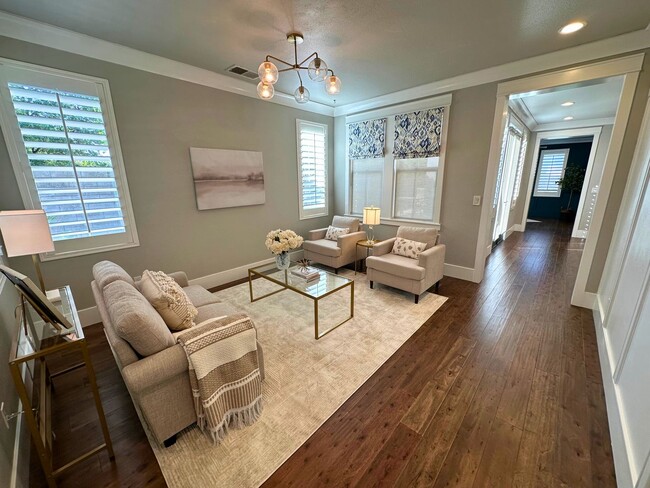 Building Photo - Stunning 4 Bedroom, 2.5 Bath Lawrence Ranch Home With Solar