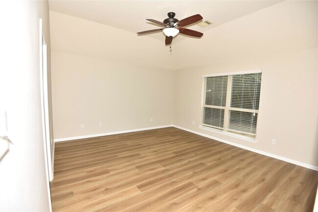 Building Photo - 9944 Western Ridge Way