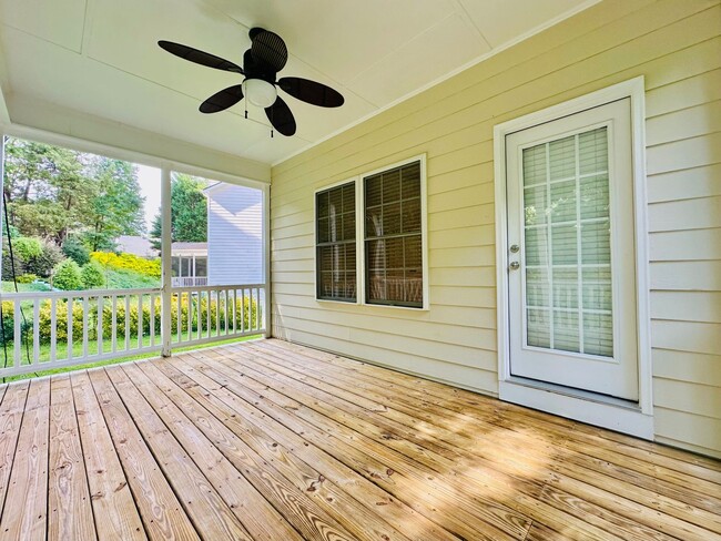 Building Photo - 5 BD, 4 BA Beautiful Wakefield Home