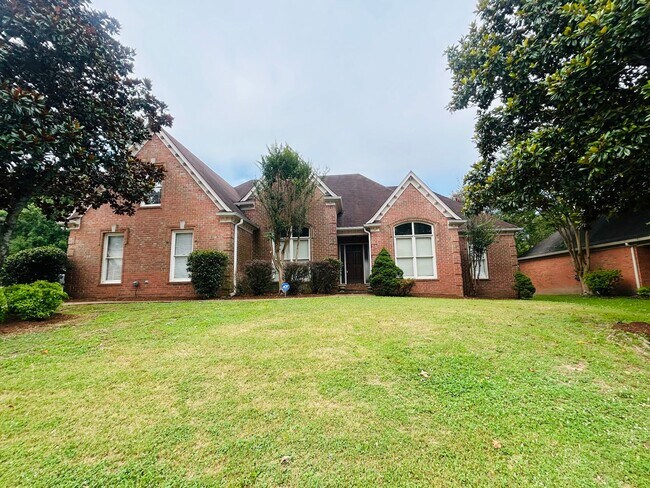 Building Photo - 4 BEDROOM/2 BATH HOME + Bonus Room in Rive...