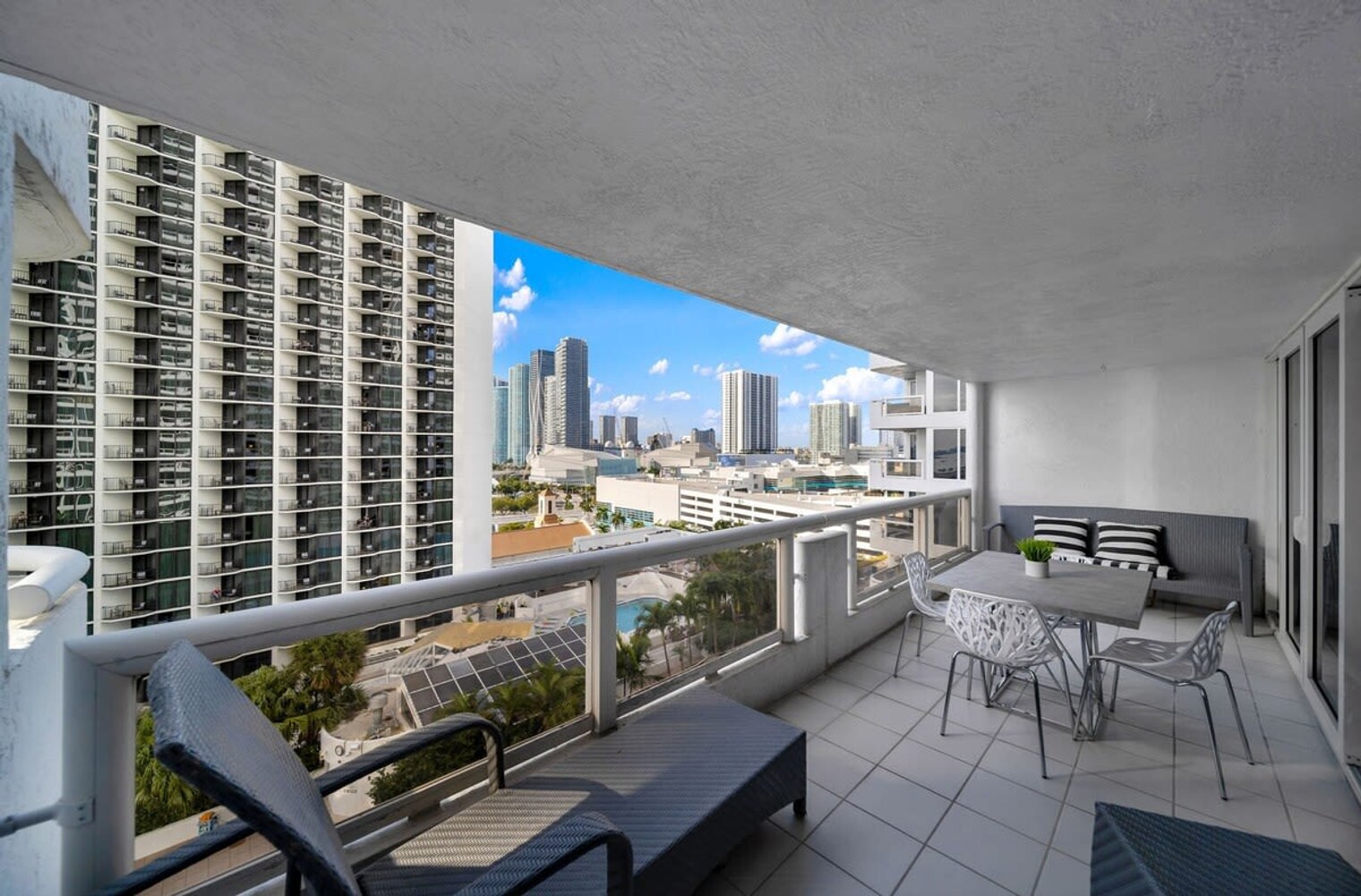 Building Photo - 1717 N Bayshore Dr