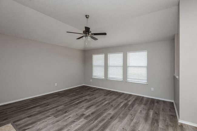 Building Photo - 360 Marsha St