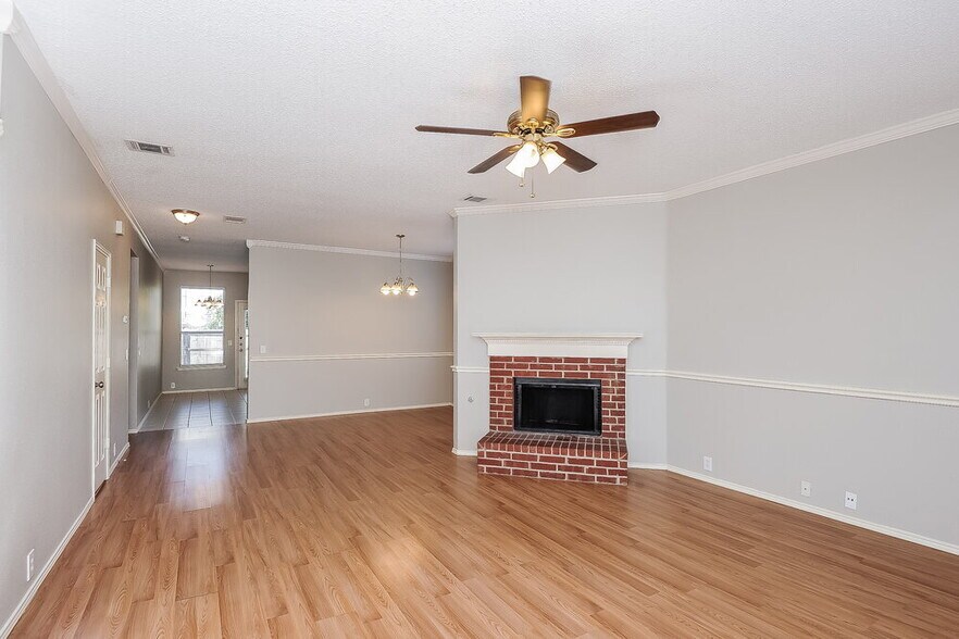 Building Photo - 8300 Orleans Ln