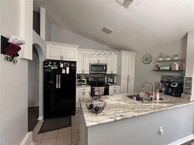 Building Photo - 30619 Double Dr