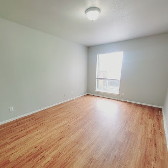 Interior Photo - Alma North Plaza