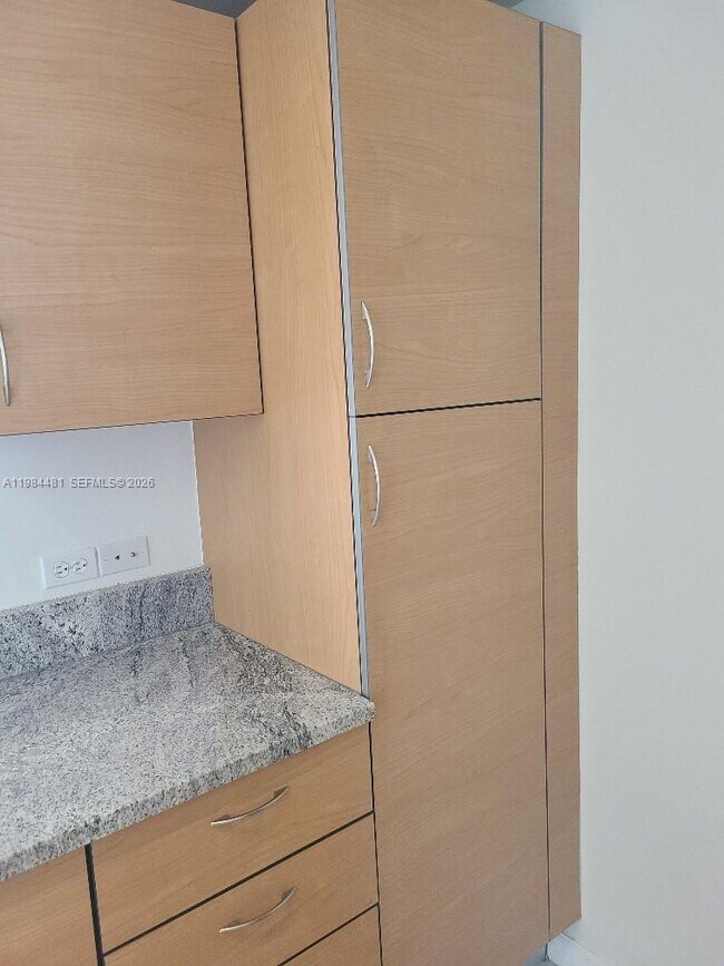 Building Photo - 18800 NE 29th Ave