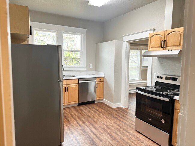 Building Photo - 3 Bedroom 2 Bath Forest Grove OR