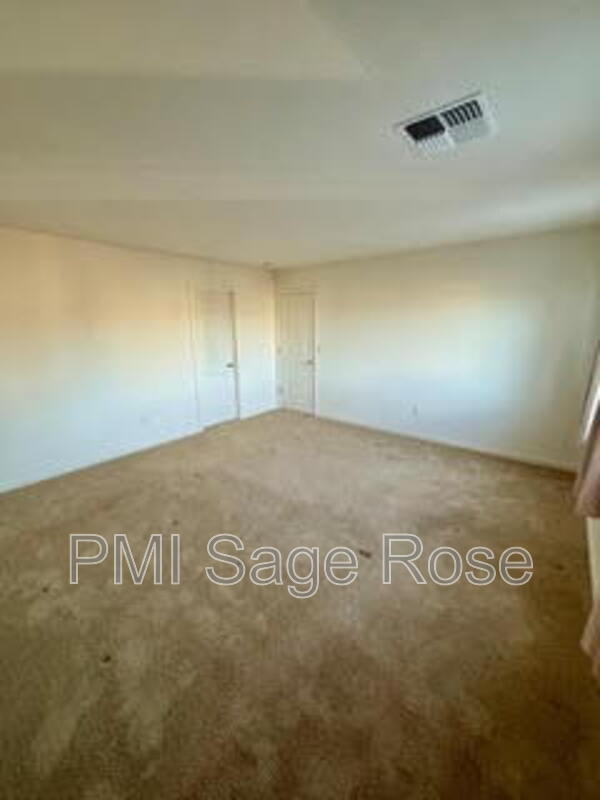 Building Photo - 8932 Coyote Blf Dr