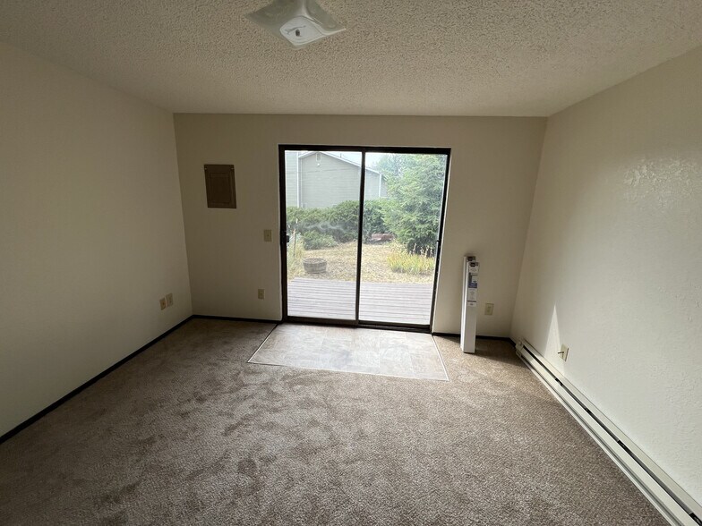 Building Photo - 85 NW Terre View Dr