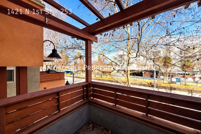 Building Photo - 1421 N First St