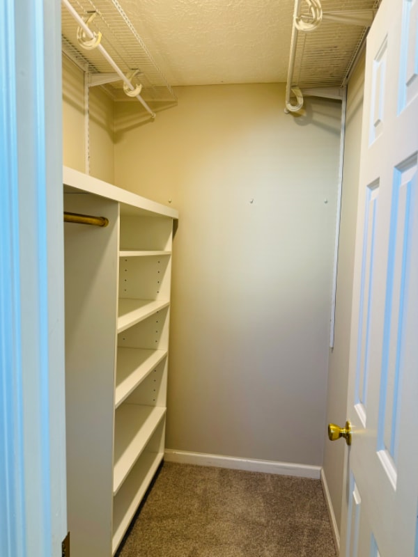 Building Photo - 208 Oak Grove Way