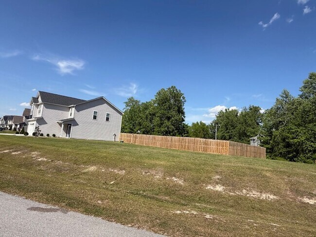 Building Photo - Fieldstone Crossing