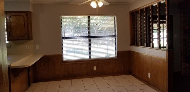 Building Photo - 317 S Denton Ave