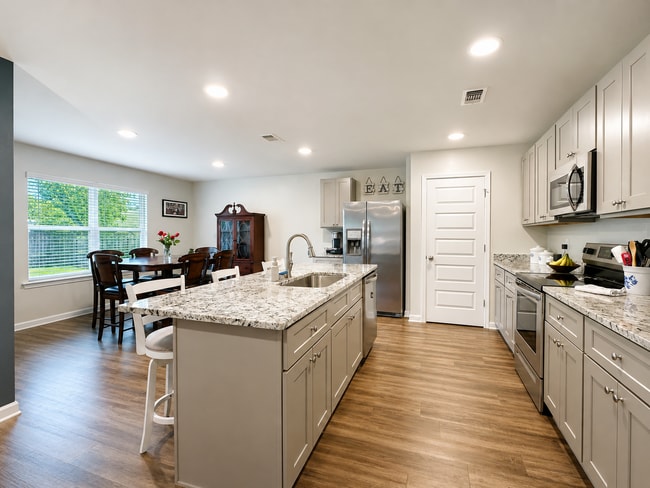 Building Photo - 9023 Bellewood Pl