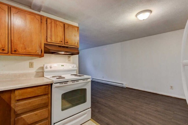 Building Photo - 5805 Haynes-Sterchi Road Apartment 2