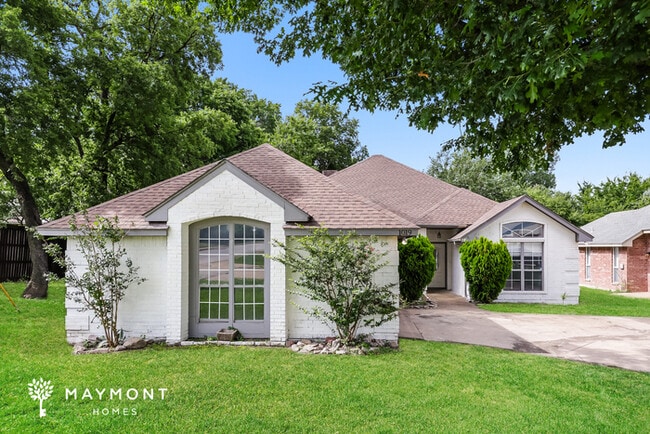 Building Photo - 1019 Bluffview Dr