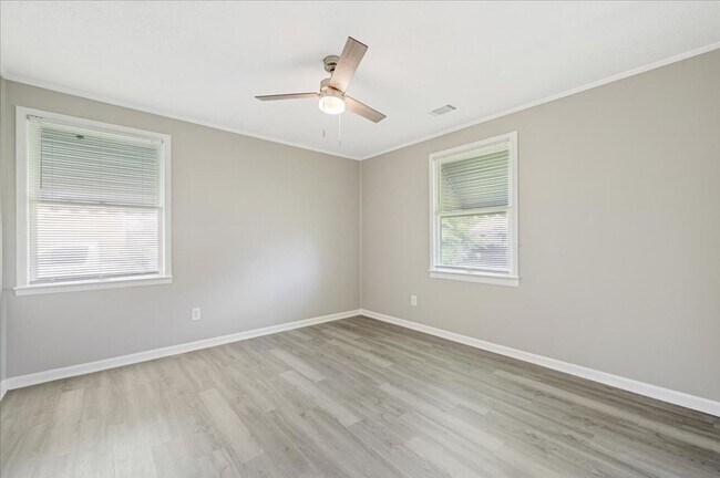 Building Photo - Recently Renovated 2-Bedroom Home – 1.5 Mi...