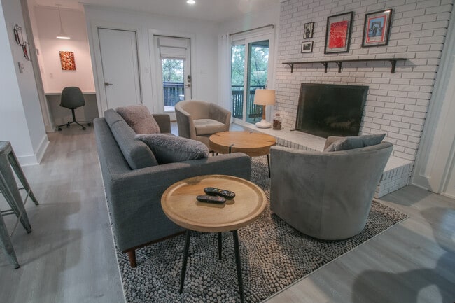 Building Photo - 67 S Lake Dr