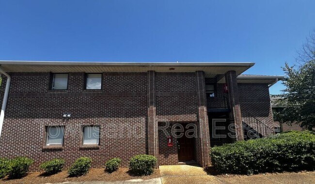 Building Photo - 1005 Ancestry Dr