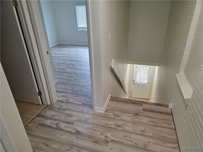 Building Photo - 255 Portage Rd