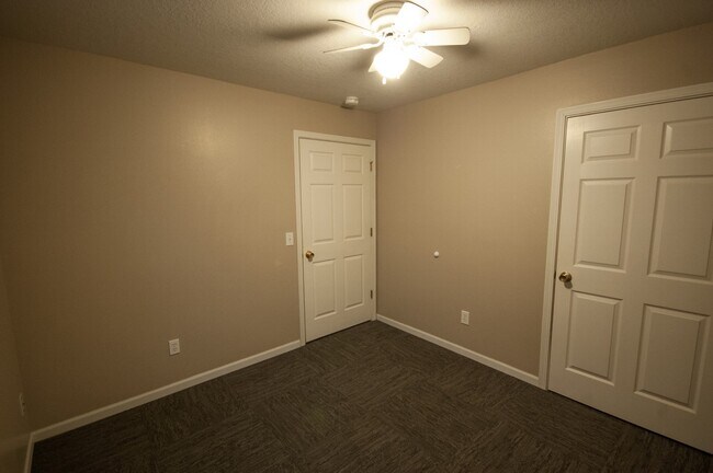 Building Photo - 101-103 South Plum