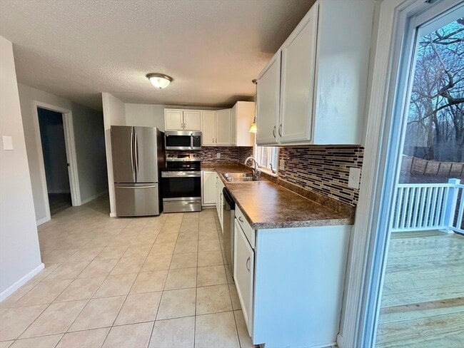 Building Photo - 22 Simpson Cir