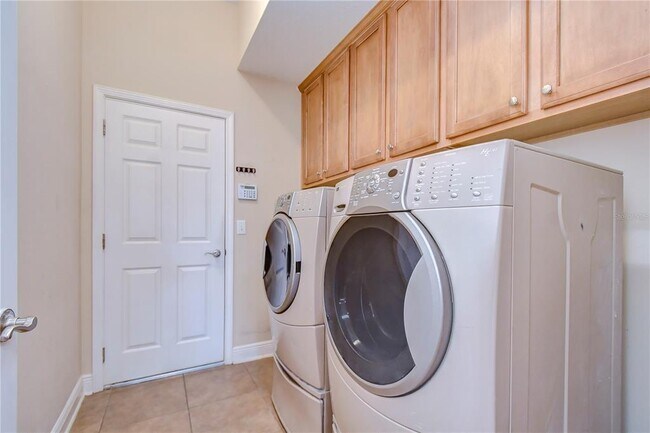 Building Photo - 3341 Grassglen Pl