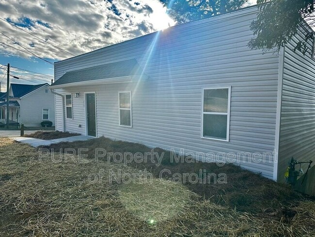 Building Photo - 215 Cotton Grove Rd