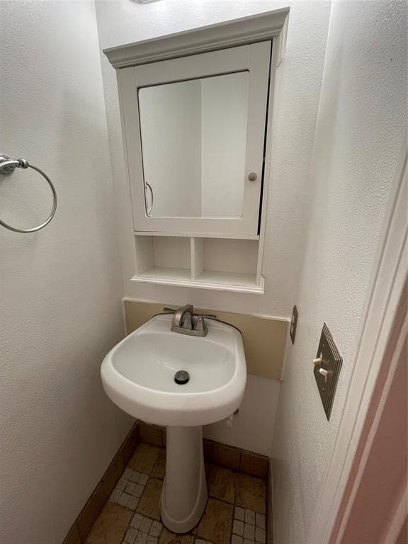 Building Photo - 17315 Saturn Ln