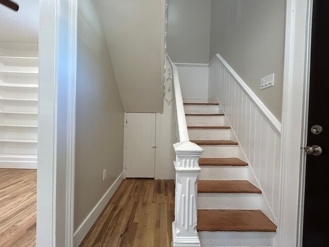 Building Photo - Vintage Aesthetic Meets Modern Glow-Up! Your Next Home Is Here!