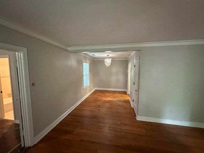 Building Photo - 2888 Midland Ave