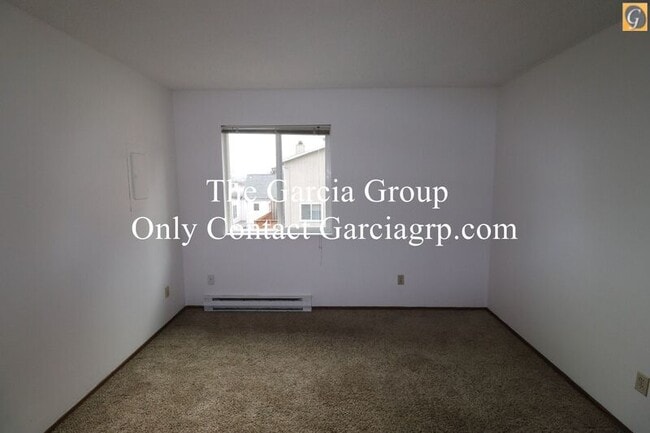 Building Photo - 3712 S Kelly Ave