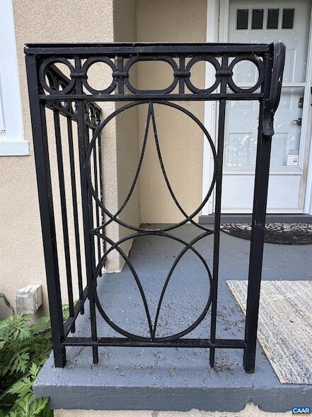 Building Photo - 704 Druid Ave