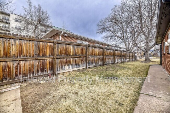 Building Photo - 3519 S Downing St