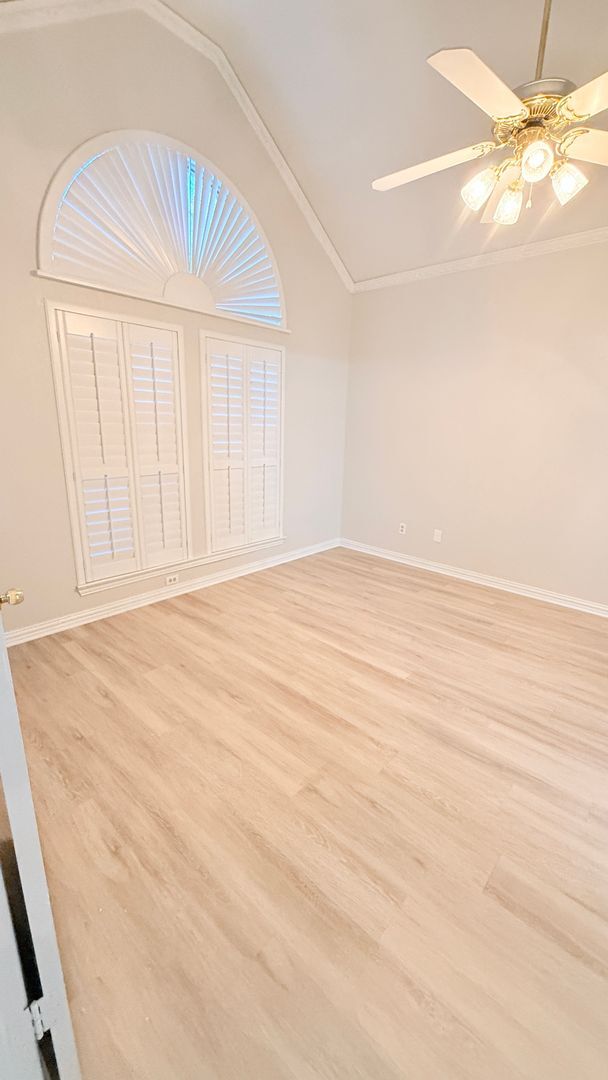 Building Photo - 3 Bedroom/2.5 Bath with den/bonus room and 2 Car Garage