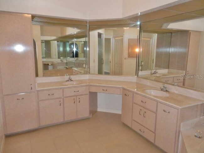 Building Photo - 1980 Aqui Esta Dr