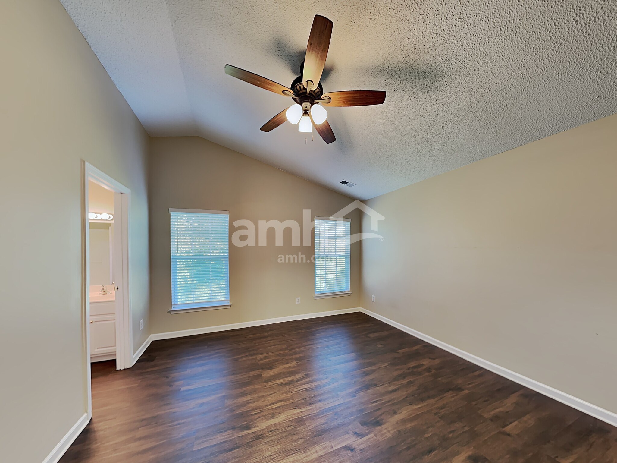 Building Photo - 1079 Chapel Creek Rd