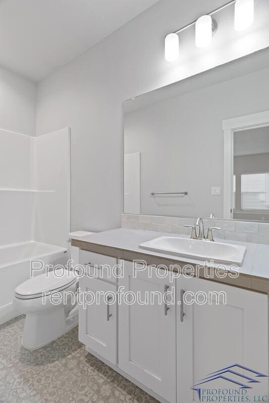 Building Photo - 6843 SE Red Alder St