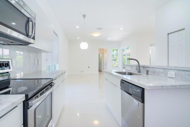 Building Photo - 2002 Schooner Ln