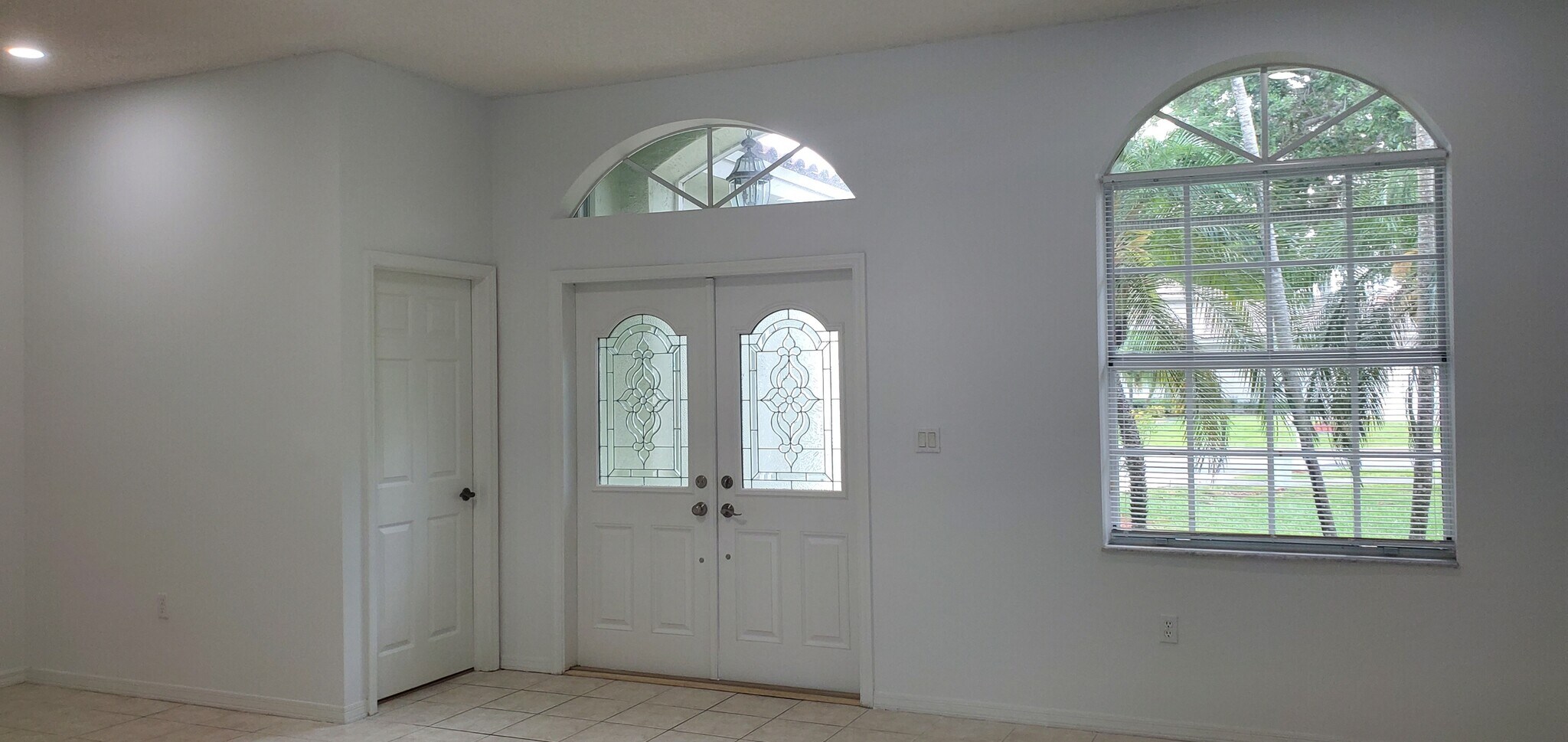 Building Photo - 420 SE 23rd Ln